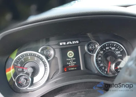 2021 Ram 1500 Big Horn 4X2 6'4 Box z USA, uszkodzony, nr VIN 1C6RREMT4MN691404